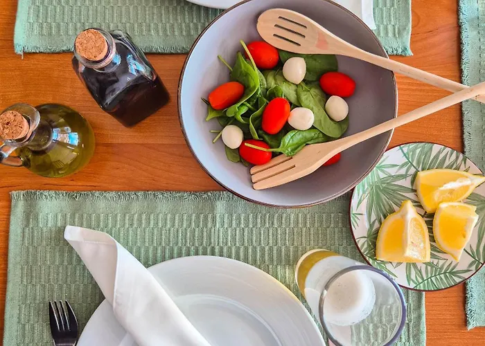 Apartamento 2 Bedroom With Swimming Pool & Sea View