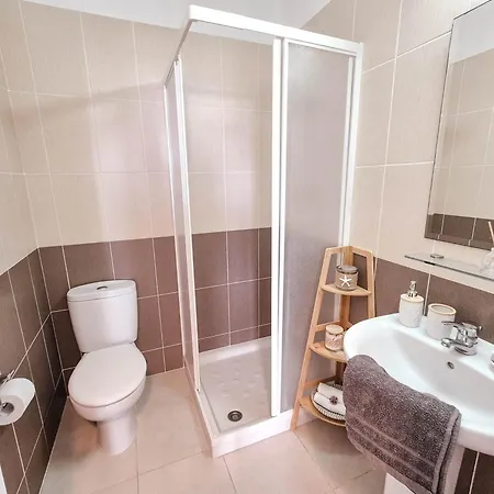아파트 2 Bedroom With Swimming Pool & Sea View