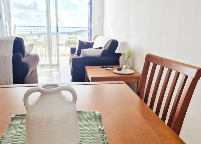 2 Bedroom With Swimming Pool & Sea View * ペイヤ